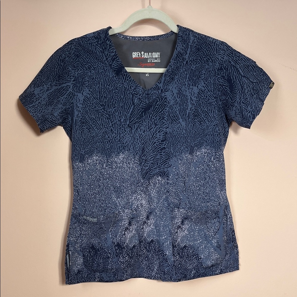 GREY'S ANATOMY BY BARCO 3-Pocket Scrub Top Short Sleeve Blue Seaweed XS
